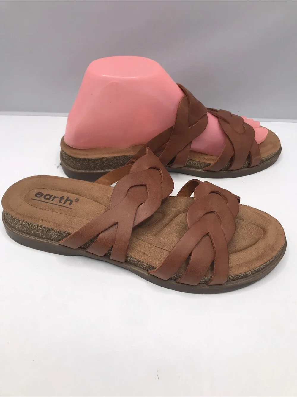 Earth ETDESTY 8M Women’s LEATHER Slides Shoes Sandals EXCELLENT CONDITION